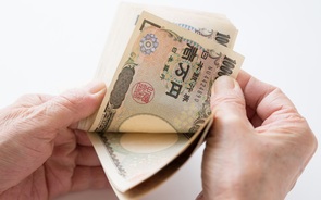 どうして賃金は上がらないのか-次の消費増税時には前取りの賃上げを