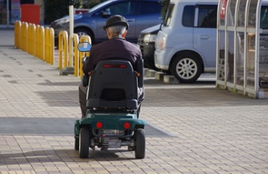 高齢者の交通事故、どう防ぐ－“被害者･加害者”にならない｢街づくり｣