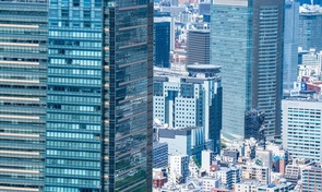 地方都市でオフィス需給逼迫、東京は大量供給？に見えるもの