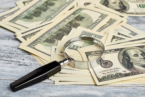 米国債のフラット化の原因に対する仮説-タームスプレッドとユーロ建て米国債利回りに関する分析