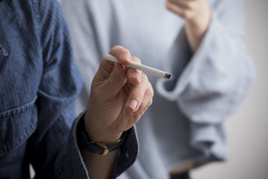 喫煙状況と受動喫煙防止の状況~喫煙スペースの限定だけでなく、禁煙治療の推進が必要