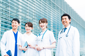 なぜ研修医は韓国政府の医科大学の定員4,000人増員計画に反対しているのか