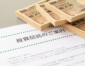投資信託の購入経験がある人と他の特徴との関連