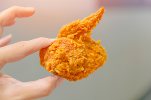 韓国の新型コロナウイルスの勝者は「フライドチキン専門店」?-日本のコンビニ店舗数を上回る韓国のフライドチキン専門店-