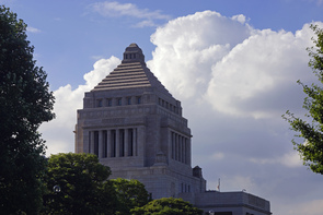 新型コロナ「特措法改正案」何が変わるのか-重点措置と過料の導入、財政支援の明記