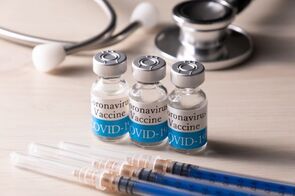 新型コロナ 遥かなる集団免疫-ワクチン接種だけでの集団免疫獲得には限界?