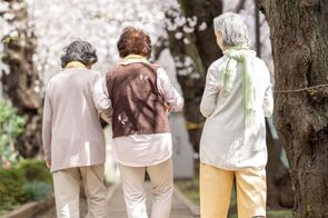 コロナ禍で低下した高齢者の外出頻度～「第８回　新型コロナによる暮らしの変化に関する調査」より