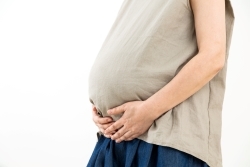 妊娠・出産の高齢化が及ぼす生物学的な影響とは?-女性の初産年齢は6. 5歳も遅くなり、婦人科系疾患や不妊症のリスクが大幅に上昇、卵子・精子の劣化は子どもにも影響-