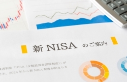 新NISA、「毎月投資」か「1月一括投資」か