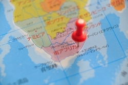 意外な生命保険先進国　南アフリカ－ジンバブエとは違う道を進み続けられるか－