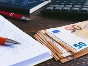 ユーロ圏消費者物価(25年1月)-総合指数は2.5%まで上昇