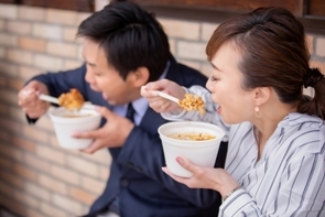 「早食いは太る」は本当か～食べる速さは、肥満リスクをどの程度予測できるか